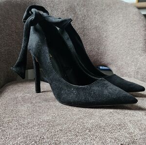 Express Suede Pumps